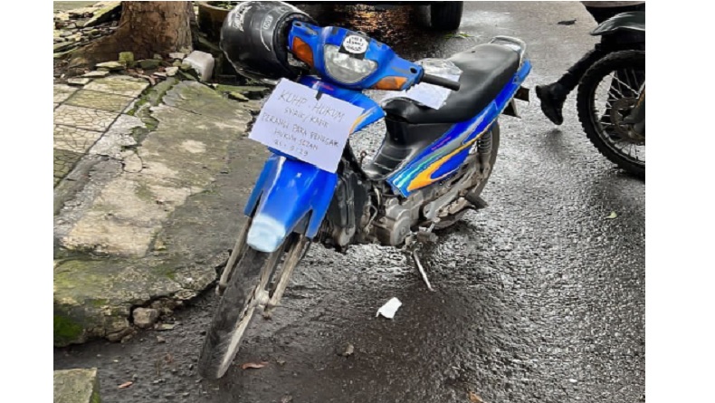 Misteri Motor Bertuliskan Perangi Para Penegak Hukum di Lokasi Ledakan Polsek Astana Anyar