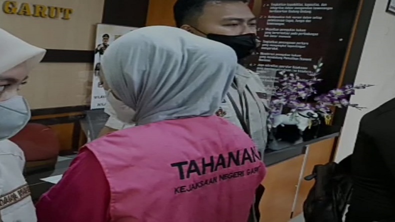 Tilap Uang Nasabah Rp1 Miliar, Karyawati Bank di Garut Dijebloskan ke Tahanan