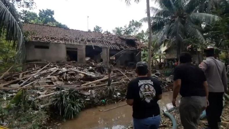 Petasan Meledak, Pemuda di Cilacap Tewas Terpental 7 Meter ke Kolam Ikan