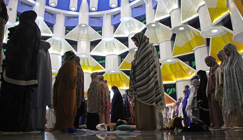 Tata Cara Sholat Tarawih Sendiri di Rumah, Ini Bacaan Niat dan Doanya