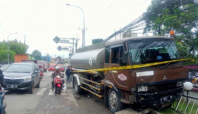 Kronologi Kecelakaan Maut Di Balaraja Tangerang, Sopir Truk Tangki Air ...