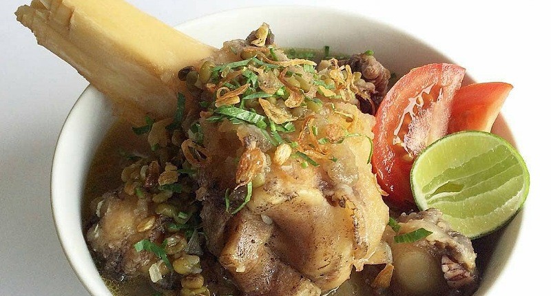 Mencicipi Kaldu Kokot Terenak di Sumenep, Kuliner Legendaris Terbuat dari  Kikil | News+ on RCTI+