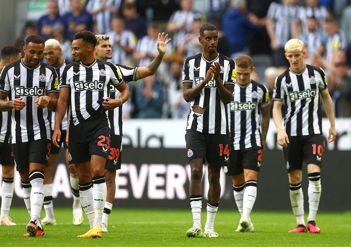 Newcastle United Melaju ke Puncak Klasemen setelah Menang Telak dalam Pertandingan Semalam