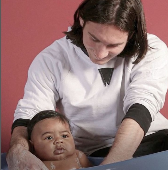 Viral Lionel Messi Mandiin Bayi Lamine Yamal 16 Tahun Lalu, Netizen