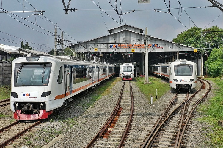 KAI Tebar Diskon Tarif Commuter Line Bandara Soetta hingga Whoosh di Periode Nataru