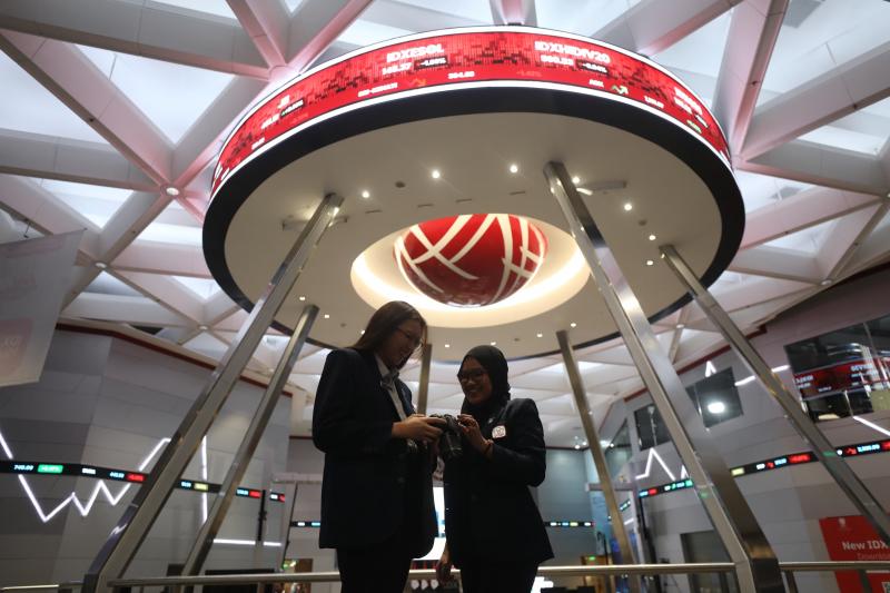 IHSG Hari Ini Ditutup Terkoreksi ke 8.051, SSTM-MLPT Pimpin Top Losers