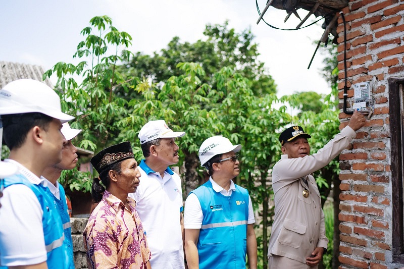 Peringati HLN ke-80, PLN Sambungkan Listrik Gratis bagi 171 Warga Tulungagung