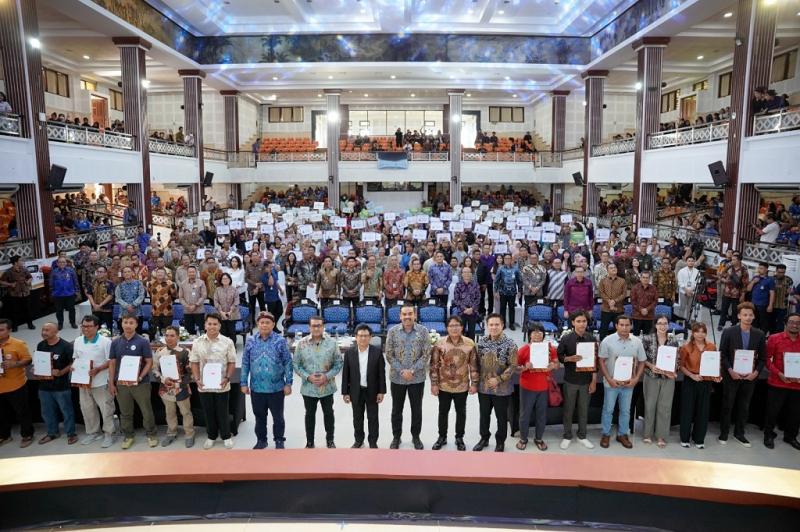 BRI bersama Pemerintah Dorong Penguatan Ekonomi Kreatif di Bali lewat Akad Massal KUR 1.000 UMKM