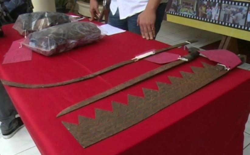 Sisir TKP Bentrok, Polisi Temukan Banyak Senjata di Register Mesuji 45