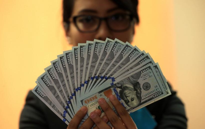 Dolar AS Melemah Menyusul Perbedaan Pandangan soal Reformasi Pajak