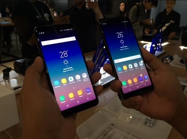 Selain Tampilan Layar, Ini Bedanya Galaxy A8 dan A8+
