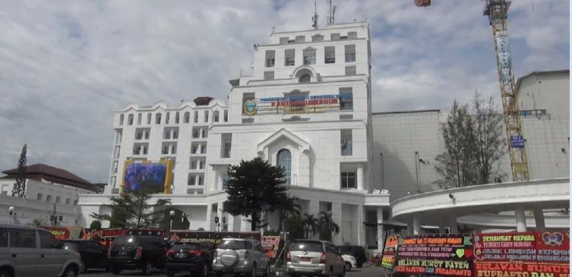 Erry Gagal Nyalon, Simpatisan Kirim Bunga ke Kantor Gubernur Sumut