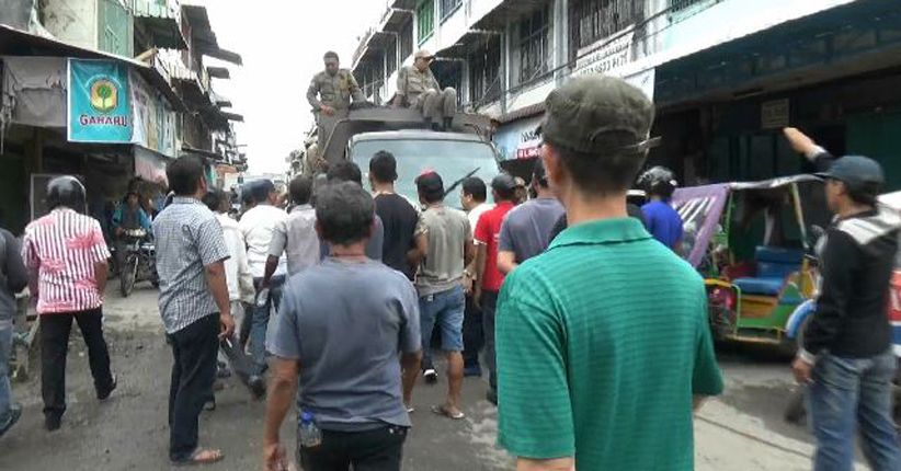 Gara-Gara Toilet, Ratusan Warga Bentrok dengan Puluhan Pol PP di Medan