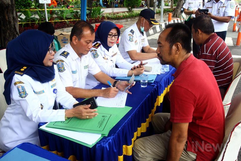 Pengemudi Taksi Online Terjaring Razia Gabungan - Bagian 6