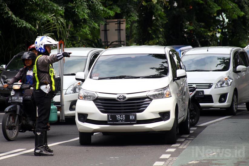 Pengemudi Taksi Online Terjaring Razia Gabungan - Bagian 4