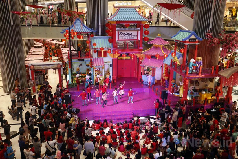 Barongsai Hibur Pengunjung Lippo Mall Puri  - Bagian 6
