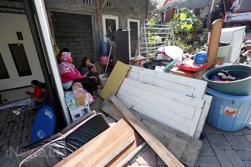 Eksekusi Lahan Sengketa di Surabaya Berlangsung Ricuh - Bagian 5