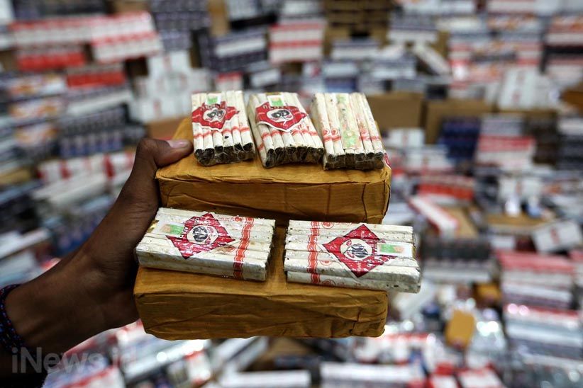 Bea Cukai Musnahkan 10,5 Juta Batang Rokok Ilegal - Bagian 3