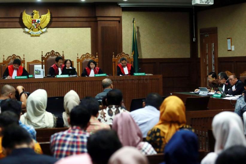 Sidang Setnov Hadirkan Pengusaha Money Changer - Bagian 6