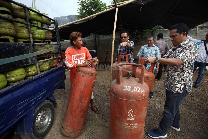 Polisi Bongkar Pabrik Gas Opolosan Beromzet Rp600 Juta per Bulan - Bagian 4
