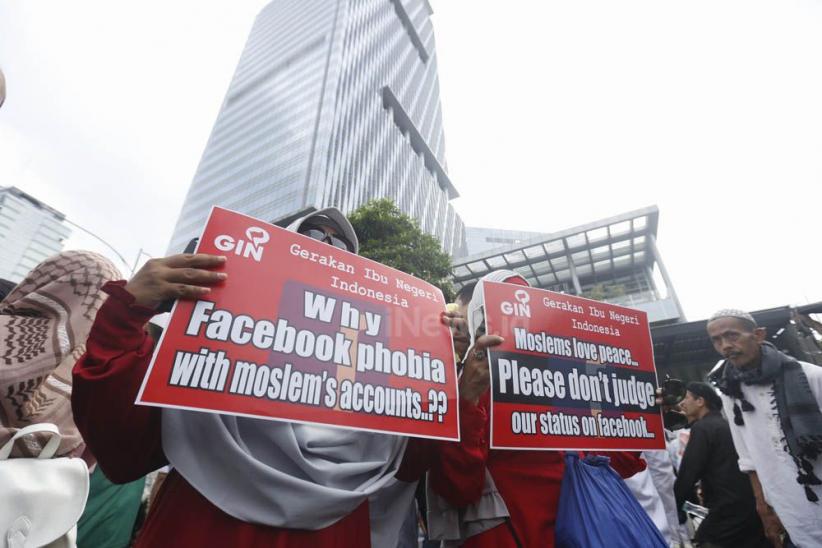 Tolak Diskriminasi, Kantor Facebook Dikepung Ratusan Massa - Bagian 9