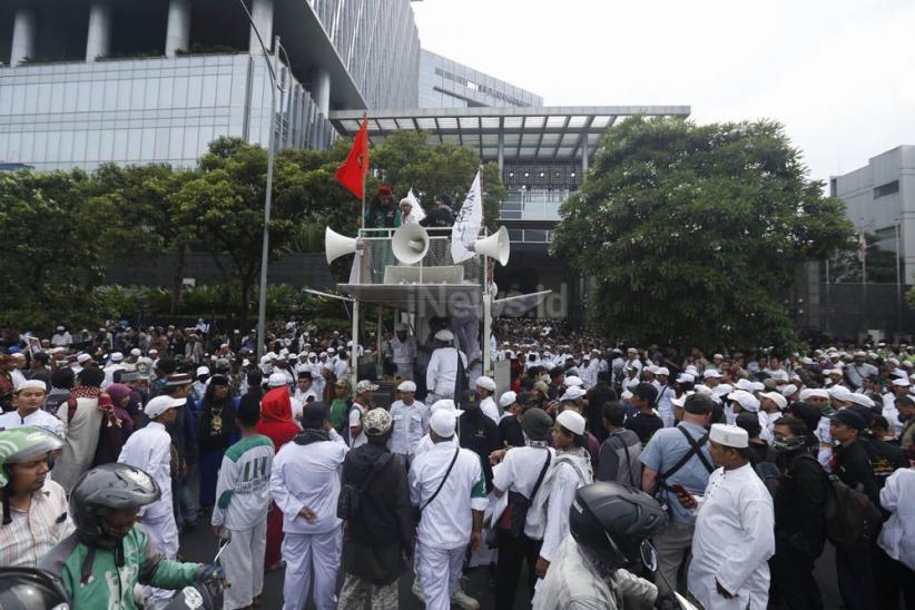 Tolak Diskriminasi, Kantor Facebook Dikepung Ratusan Massa - Bagian 5