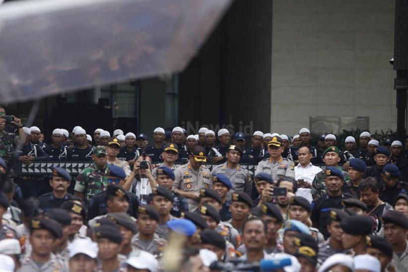 Tolak Diskriminasi, Kantor Facebook Dikepung Ratusan Massa - Bagian 4