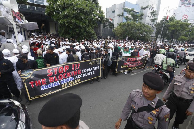 Tolak Diskriminasi, Kantor Facebook Dikepung Ratusan Massa - Bagian 3