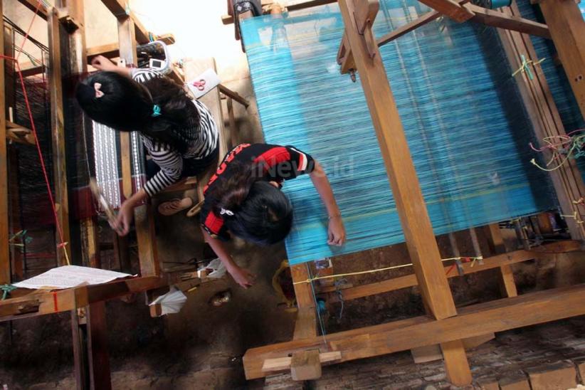Warna-Warni Kain Ulos Sumatera Utara Buatan Bandung - Bagian 7
