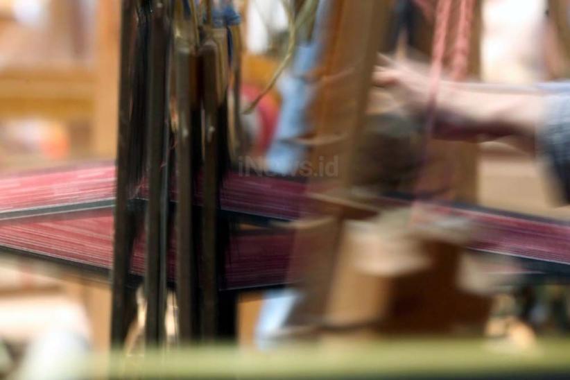 Warna-Warni Kain Ulos Sumatera Utara Buatan Bandung - Bagian 4