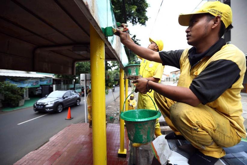 Hilangkan Kesan Kumuh, Halte di Jaksel Dicat Ulang - Bagian 3