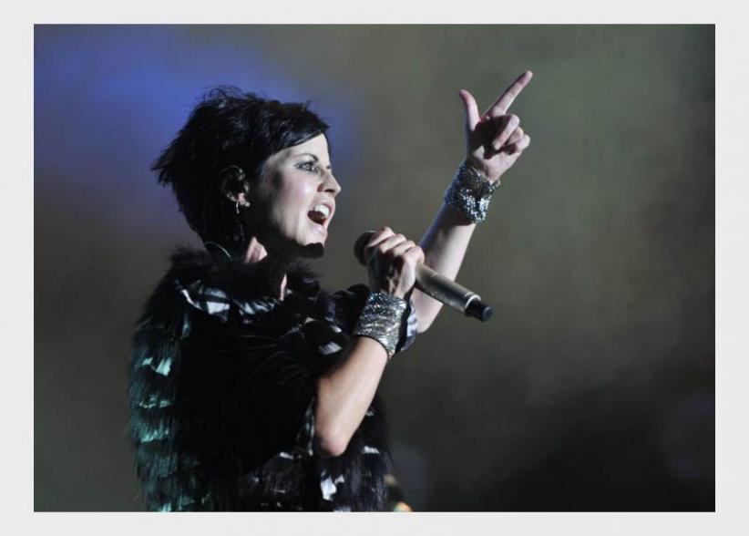 Potret Vokalis The Cranberries, Dolores O'Riordan - Bagian 1