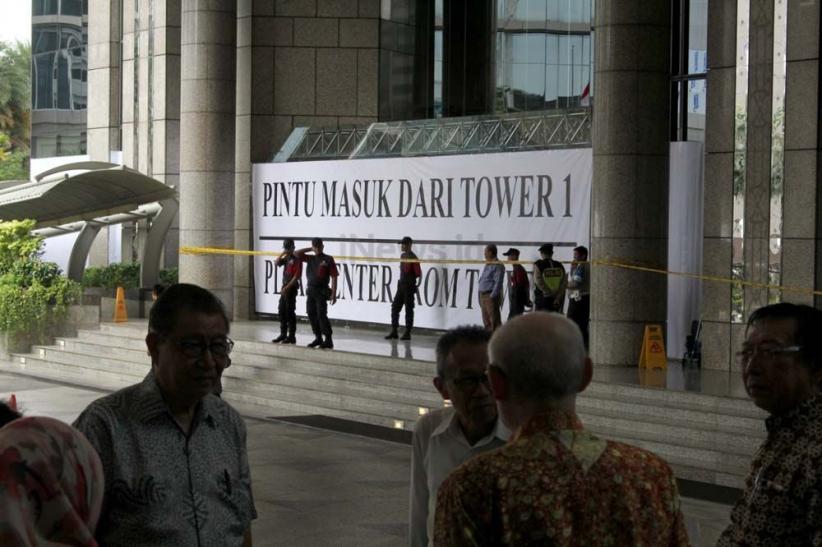 Suasana Pasca Selasar di Gedung BEI Runtuh - Bagian 4