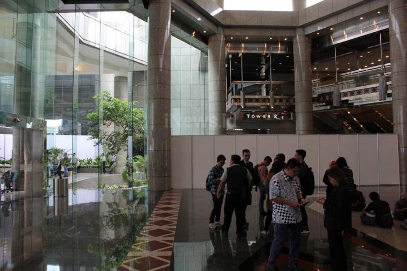 Suasana Pasca Selasar di Gedung BEI Runtuh - Bagian 7