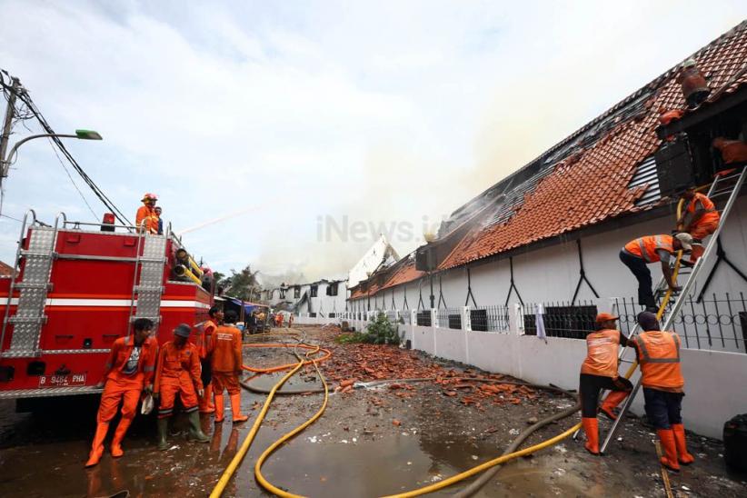 Museum Bahari Ludes Terbakar, 21 Mobil Pemadam Dikerahkan - Bagian 8