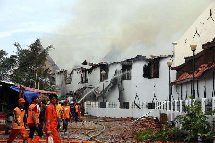 Museum Bahari Ludes Terbakar, 21 Mobil Pemadam Dikerahkan - Bagian 1