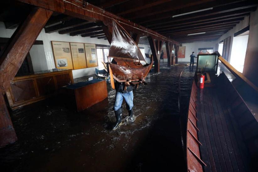 Sebagian Koleksi Bersejarah Museum Bahari Berhasil Diselamatkan - Bagian 3