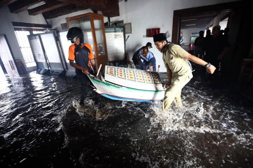 Sebagian Koleksi Bersejarah Museum Bahari Berhasil Diselamatkan - Bagian 1