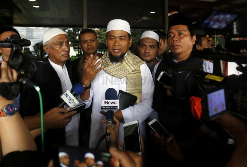 Ustaz Zulkifli Muhammad Ali Penuhi Panggilan Polisi sebagai Tersangka - Bagian 7