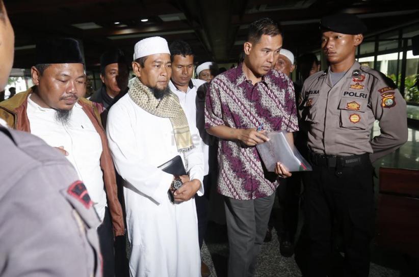 Ustaz Zulkifli Muhammad Ali Penuhi Panggilan Polisi sebagai Tersangka - Bagian 2