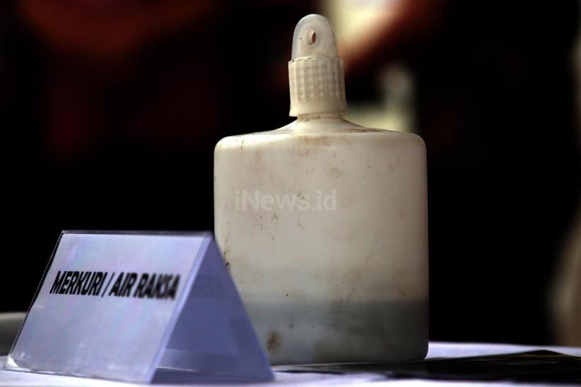 Polda Jatim Bongkar Industri Pengolahan Merkuri Ilegal - Bagian 5