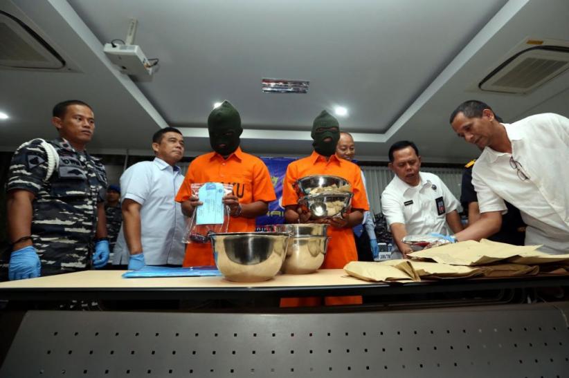 Bea Cukai Juanda Ciduk Penyelundup 3 Kg Sabu dari Malaysia - Bagian 1