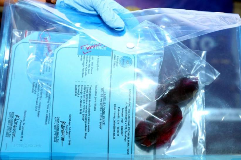 Bea Cukai Juanda Ciduk Penyelundup 3 Kg Sabu dari Malaysia - Bagian 8