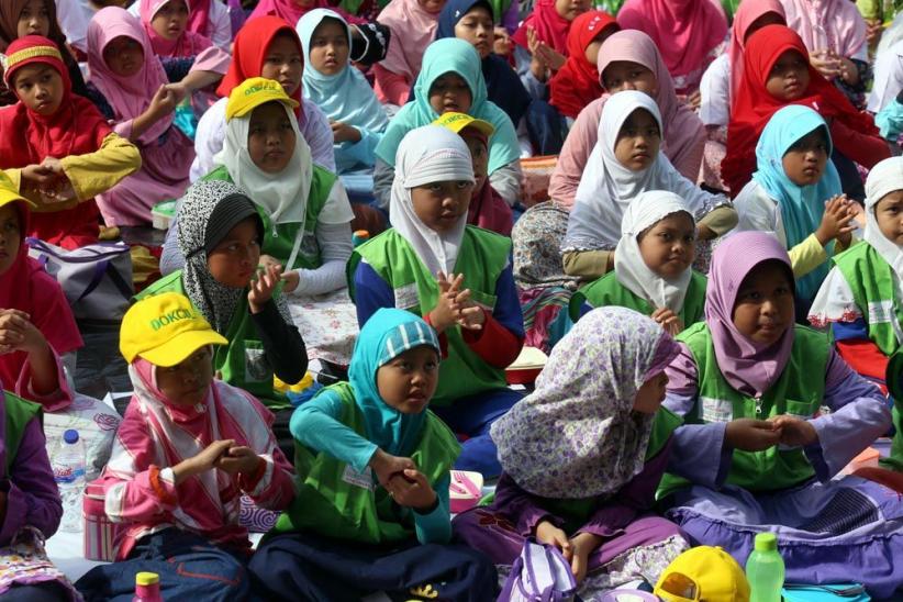 Berebut Buah Memperingati Hari Gizi Nasional - Bagian 4