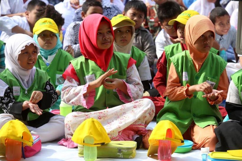 Berebut Buah Memperingati Hari Gizi Nasional - Bagian 5