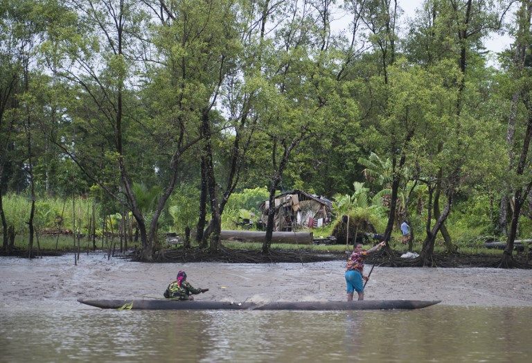 Tim Satgas Kesehatan TNI Tiba di Pedalaman Asmat - Bagian 7