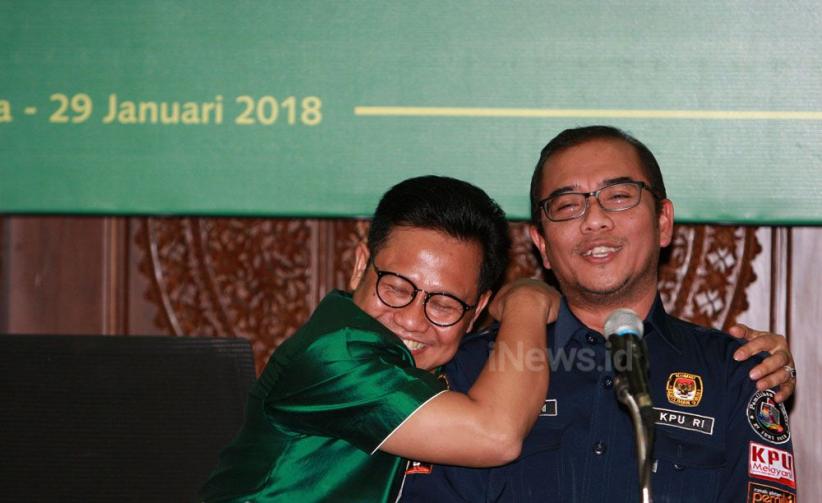 Lolos Verifikasi Faktual, Cak Imin Peluk Komisioner KPU - Bagian 2