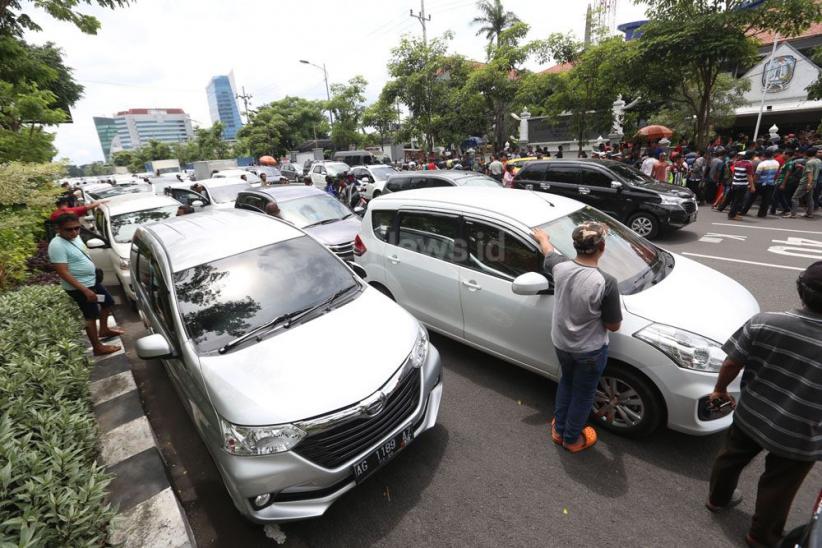 RatusanÂ Sopir TaksiÂ Online Tolak Permenhub 108 - Bagian 3