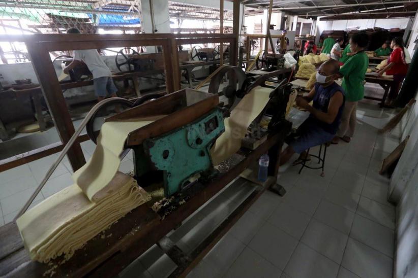 Begini Proses Pembuatan Mie Kuning Tradisional - Bagian 9