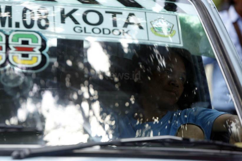 Sopir Angkot Kembali Geruduk Balai Kota - Bagian 8